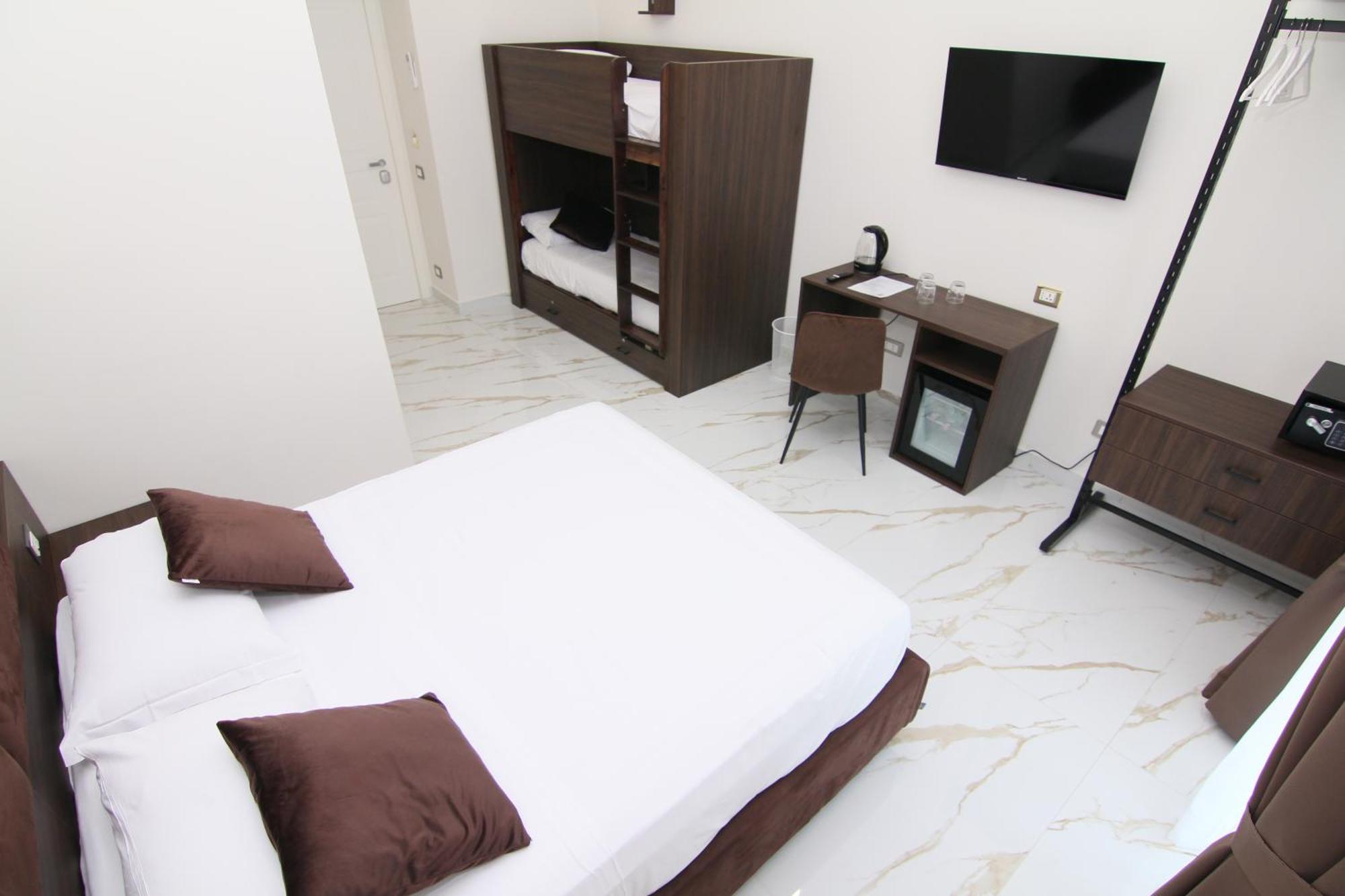 Hotel Auroom Nápoles