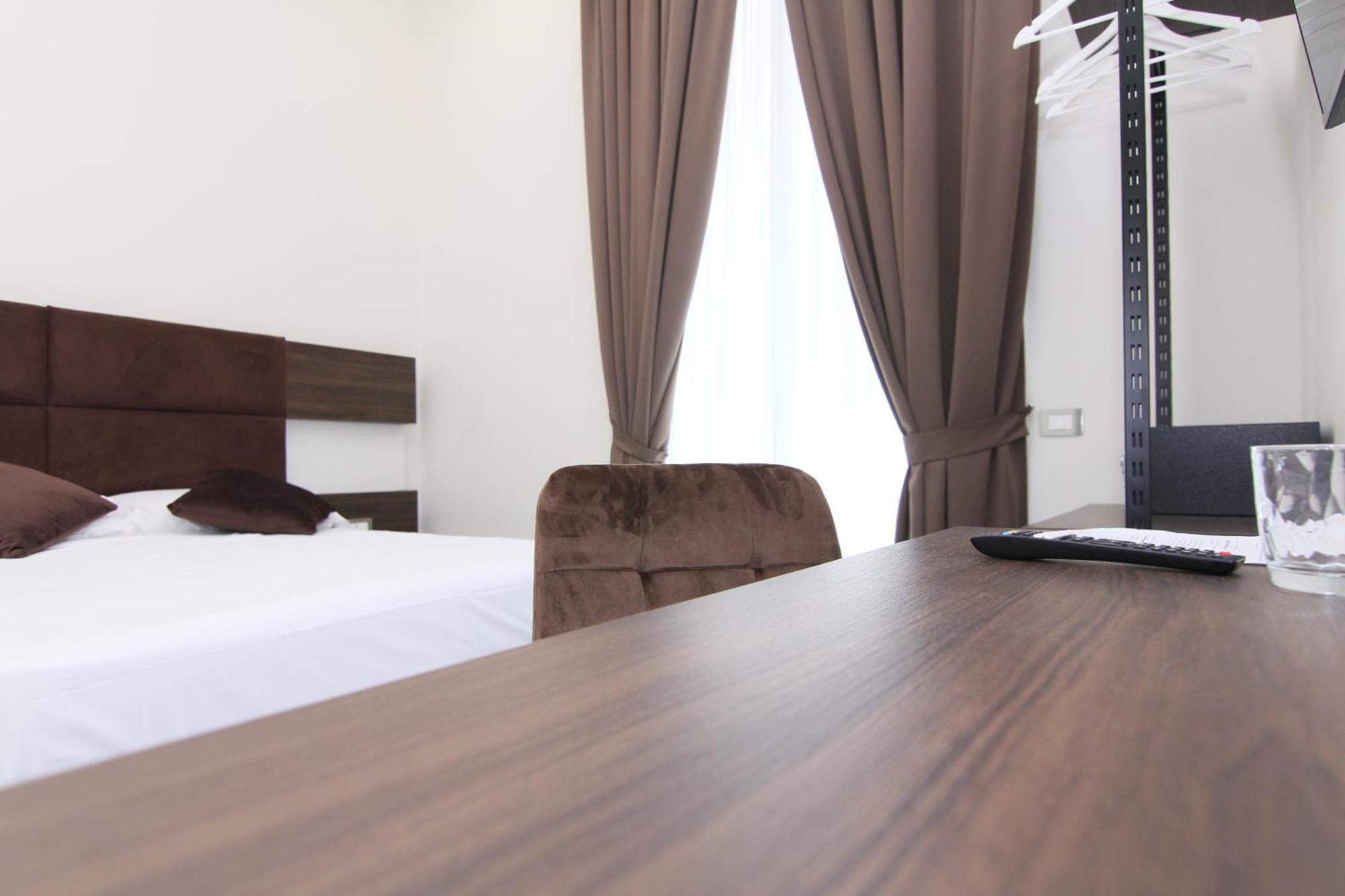 Hotel Auroom Nápoles